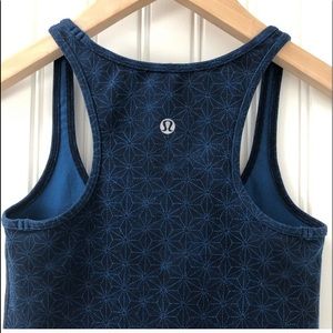 Like new: dark blue Lululemon tank top